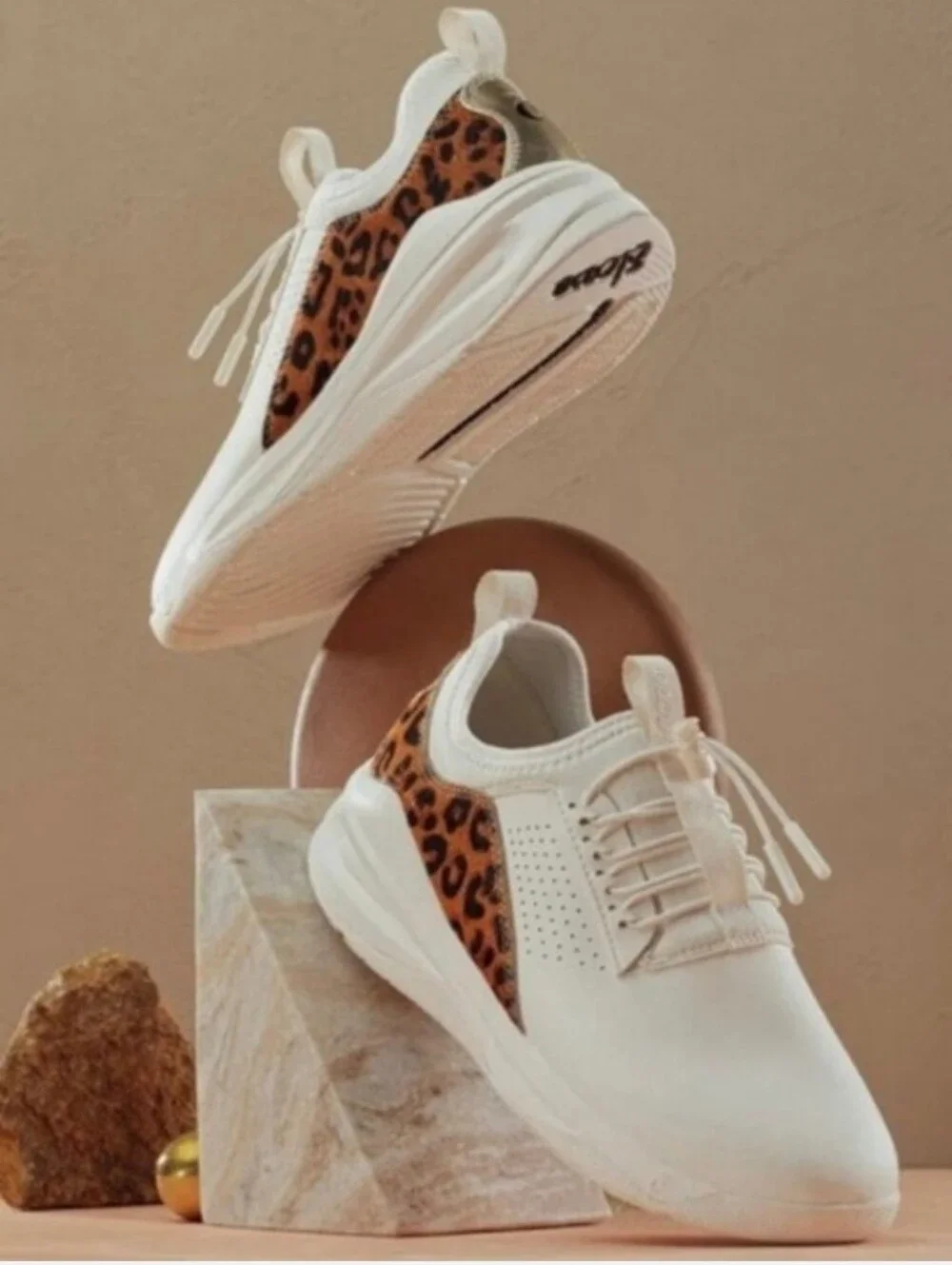 Clove Classic Shoes Sneakers  Leopard White Leopard Men's 11.5 Women's 13